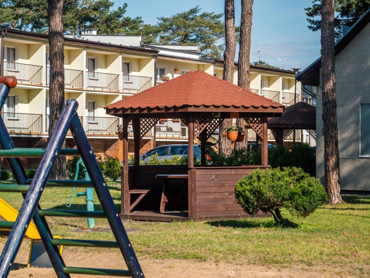 金鱼自然之旅度假酒店 Dziwnówek 外观 照片