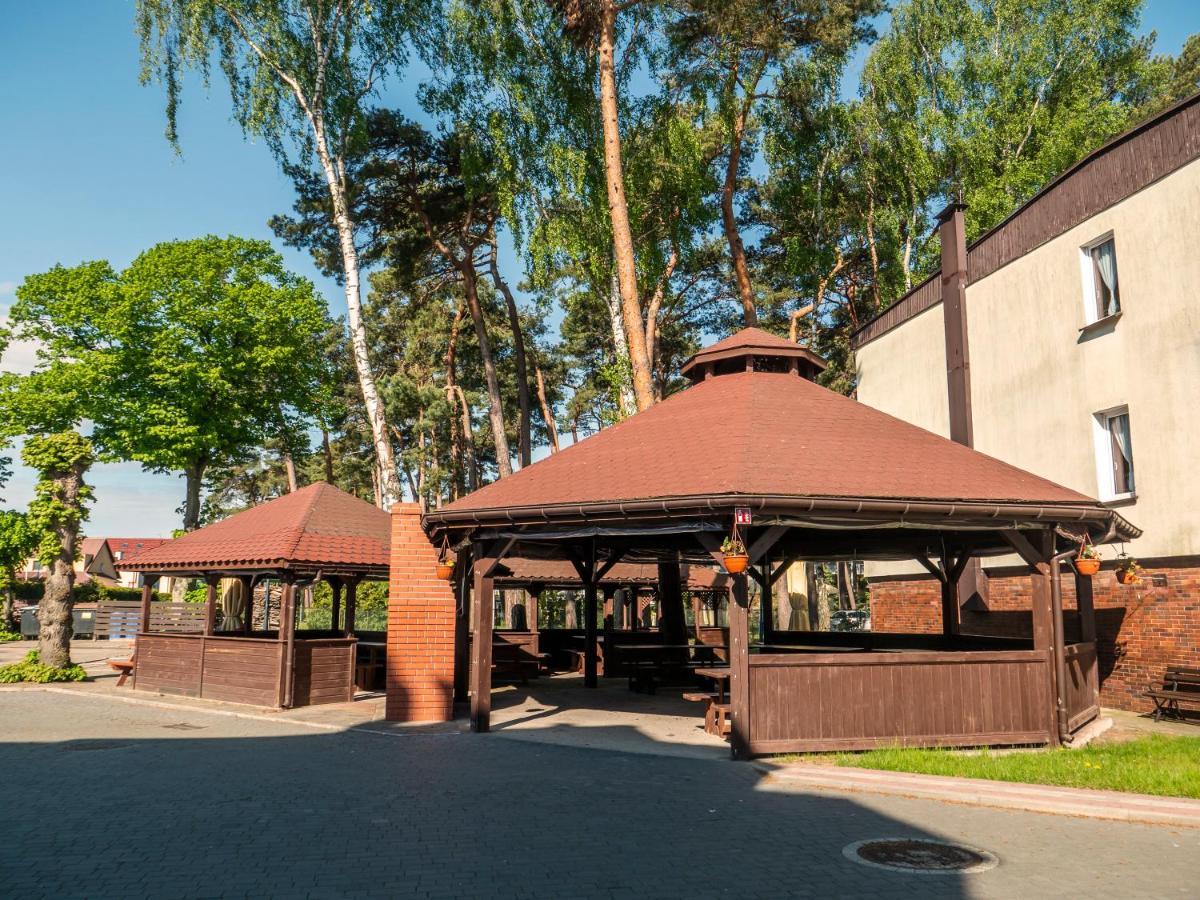 金鱼自然之旅度假酒店 Dziwnówek 外观 照片